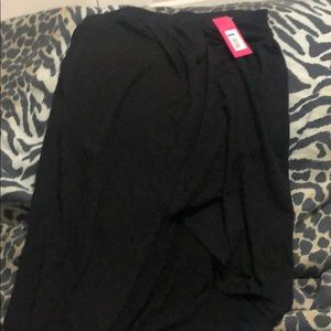 NWT high/low asymmetrical side slit black skirt